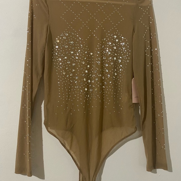 NWT Tan Long Sleeve Bodysuit - Picture 5 of 5